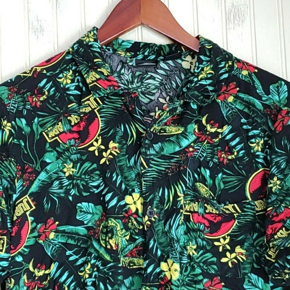 Jurassic World Shirt Mens Medium Black Tropical Dinosaur Short Sleeve Button-Up